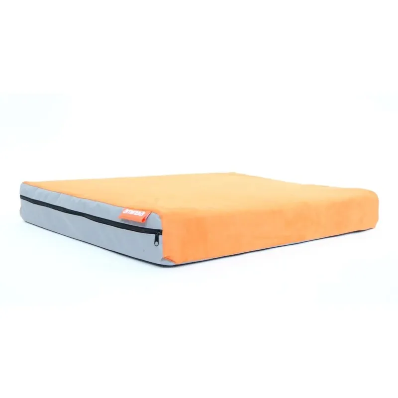 Laatste Kans Matrace Aminela Half & Half 80×60×10 cm šedá/oranžová – oboustranná matrace pro psy UPejska.cz